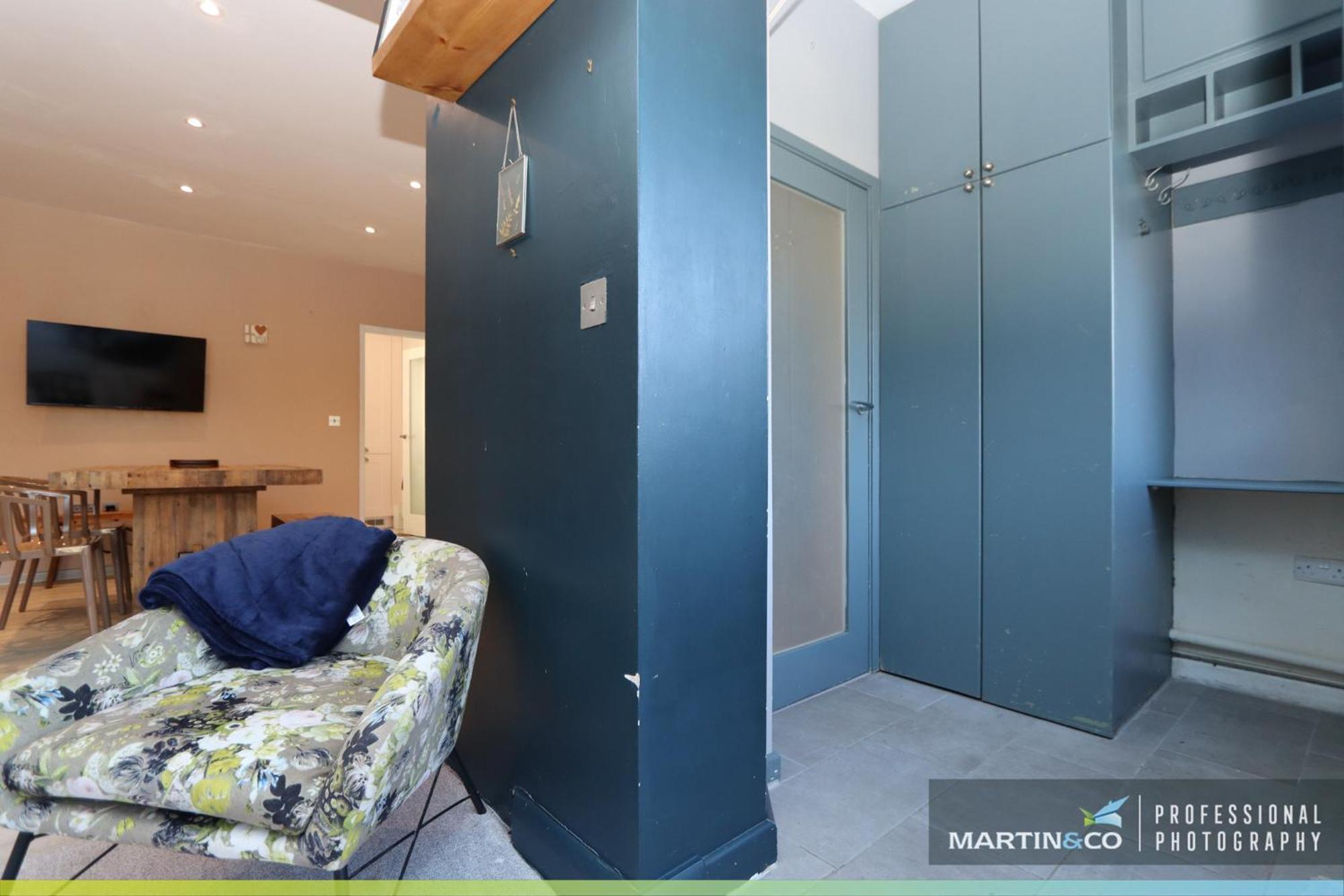 The Pink House , Free Parking , 3 Bedrooms , Garden , Close To M4 And Countryside! Rogerstone 외부 사진
